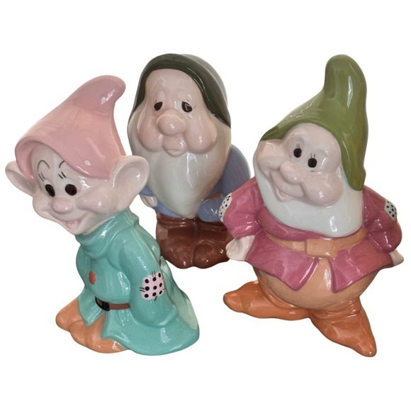Rare Vintage Walt Disney's
Snow White The Seven Dwarfs
X Large Ceramic Figurine - Picture 3 of 17